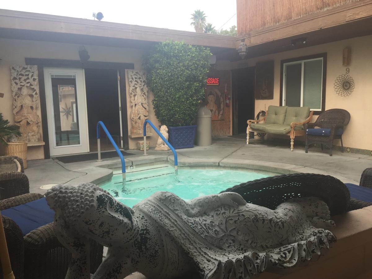 Sea Mountain Nude Resort & Spa Hotel - Adults Only Desert Hot Springs Extérieur photo